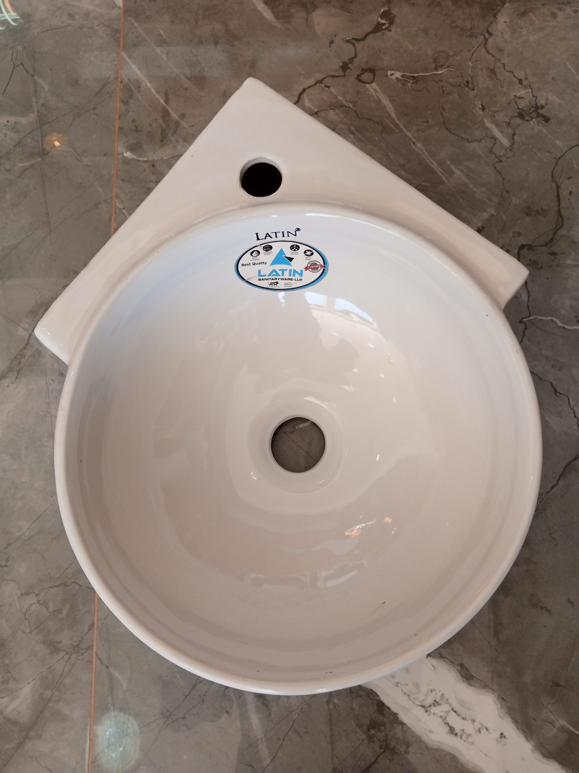 14 by 14 corner basin