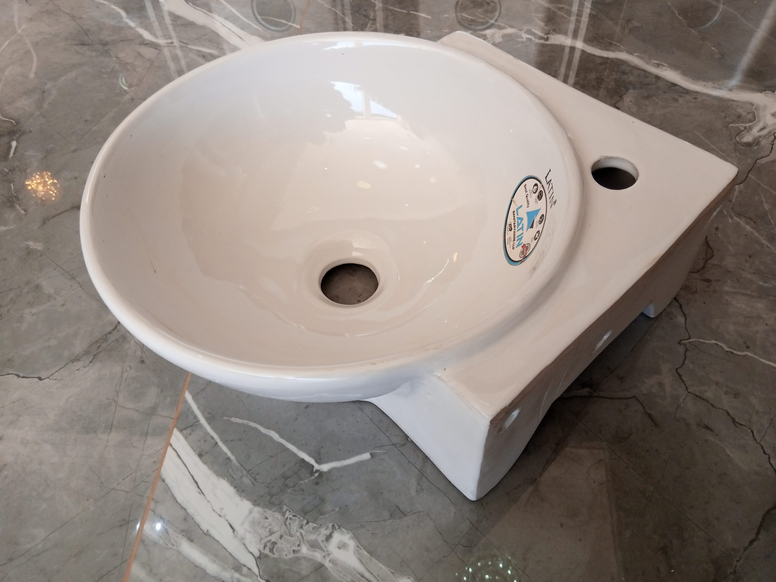 14 by 14 corner basin